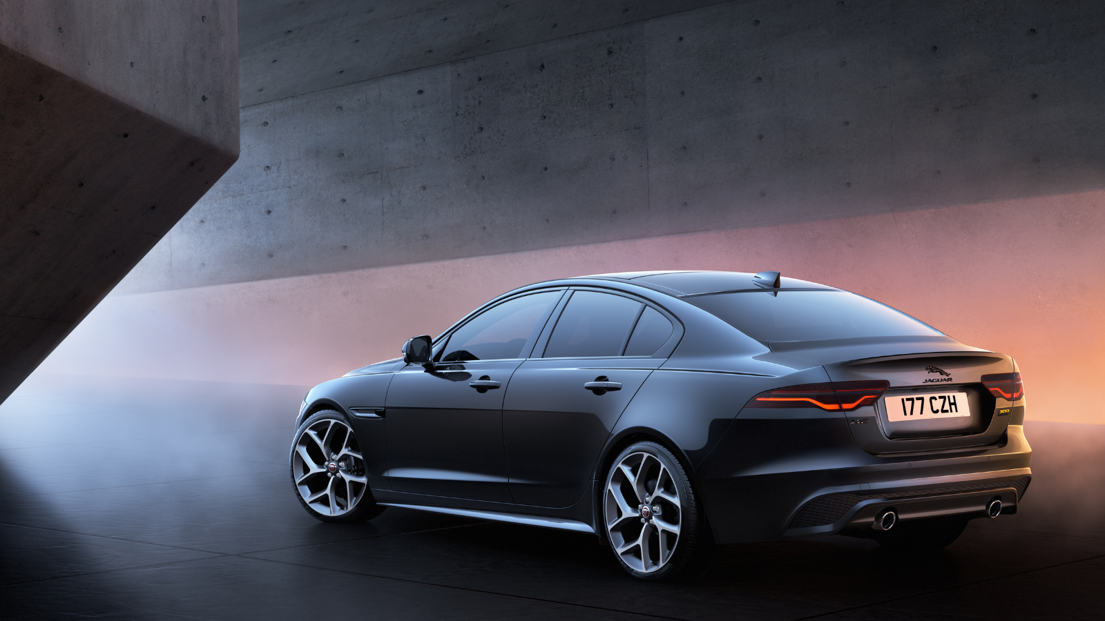 JAGUAR XE